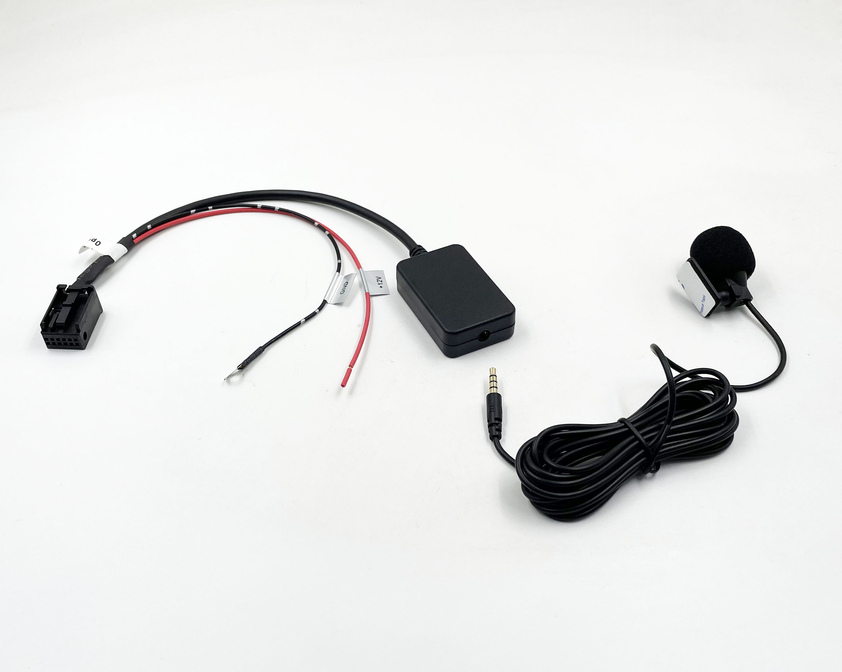 Bluetooth streaming + handsfree carkit naar AUX adapter voor BMW E60 E61 E62 E63 E64 E66 E81 E82 E70 E90 vanaf bj 2004 met MASK / CCC Bluetooth streaming + handsfree carkit naar AUX adapter voor BMW E60 E61 E62 E63 E64 E66 E81 E82 E70 E90 vanaf bj 2004 met MASK / CCC