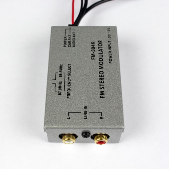 AUX IN via the universal wired FM modulator / transmitter over the antenna cable for various car radios