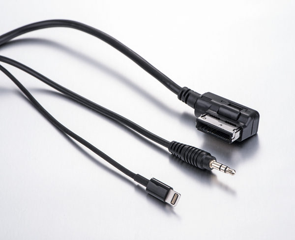 Audi AMI, VW / Volkswagen MDI 3.5mm jack adapter met iPhone / iPod oplaadkabel, 2m Audi AMI, VW / Volkswagen MDI 3.5mm jack adapter met iPhone / iPod oplaadkabel, 2m